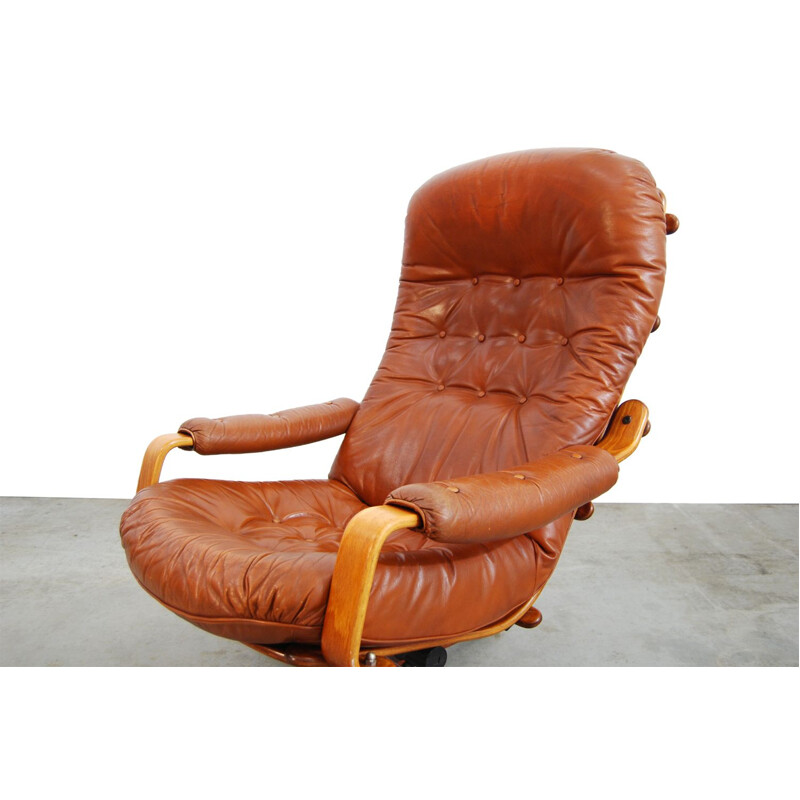 Vintage Chair in brown leather by Göte MÖBEL