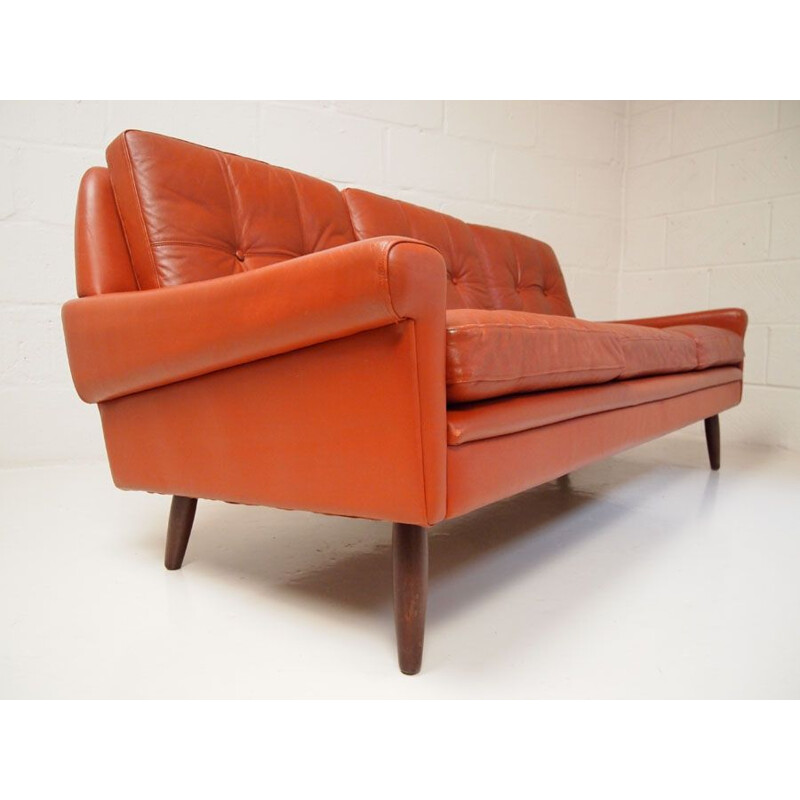 Vintage 3-seater sofa in red leather by Svend Skipper