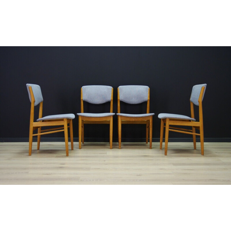 Suite de 4 chaises grises scandinaves