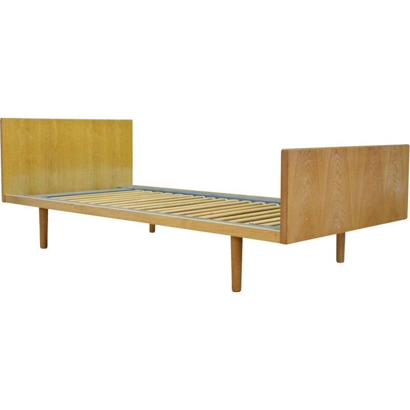 Vintage single bed in ash wood by Hans J Wegner