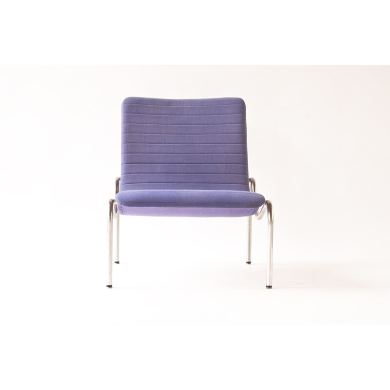 Fauteuil lounge modèle 703 en métal chromé et tissu violet, Kho LIANG IE - 1960