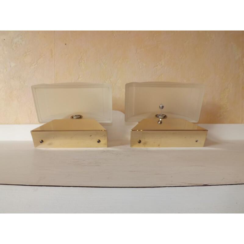 Set of 2 Vintage sconces in brass and glass