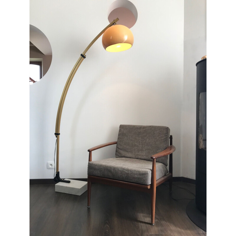 Vintage extendable floor lamp in golden metal