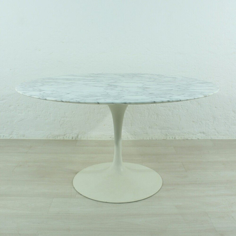 Vintage "Tulip" Dining Table by Eero Saarinen for Knoll International