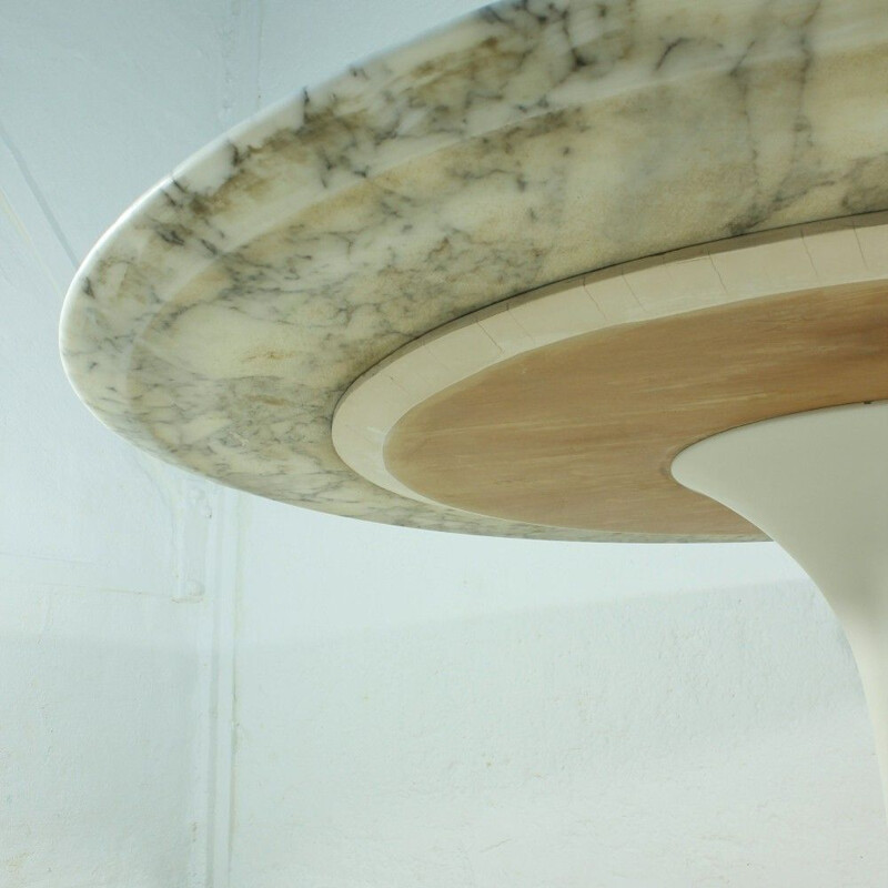 Table de salon "Tulip" d'Eero Saarinen pour Knoll International