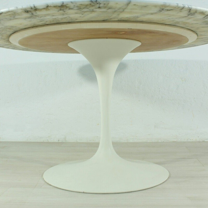 Vintage "Tulip" Dining Table by Eero Saarinen for Knoll International