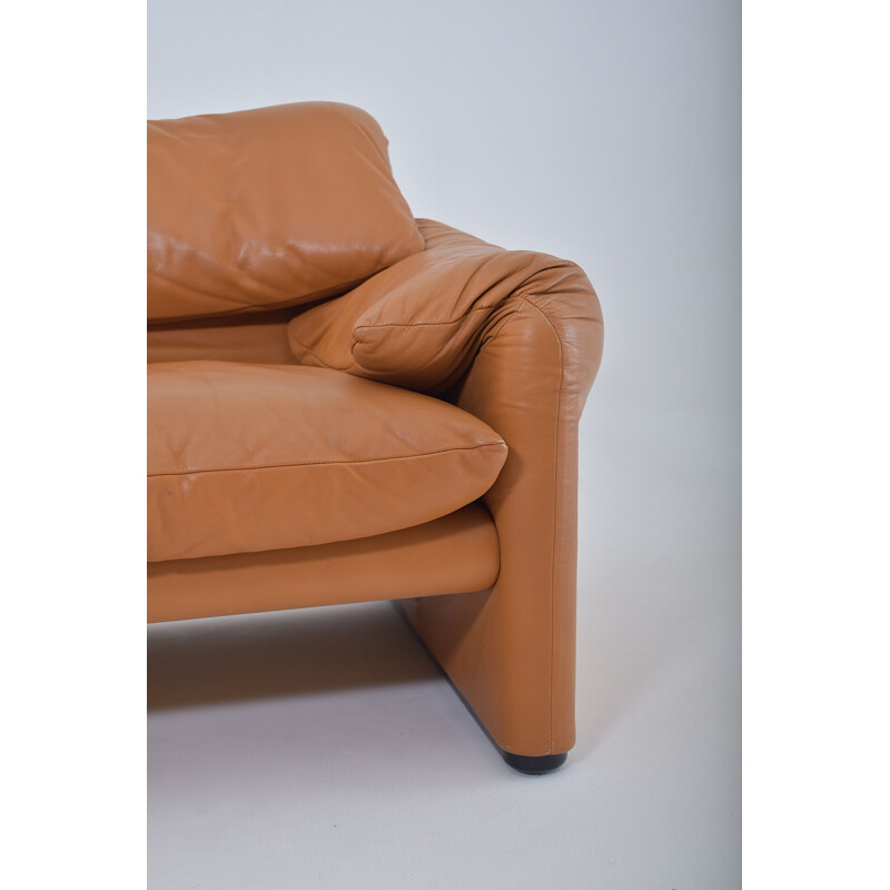 Vintage 2-seater sofa in leather by Vico Magistretti for Cassina