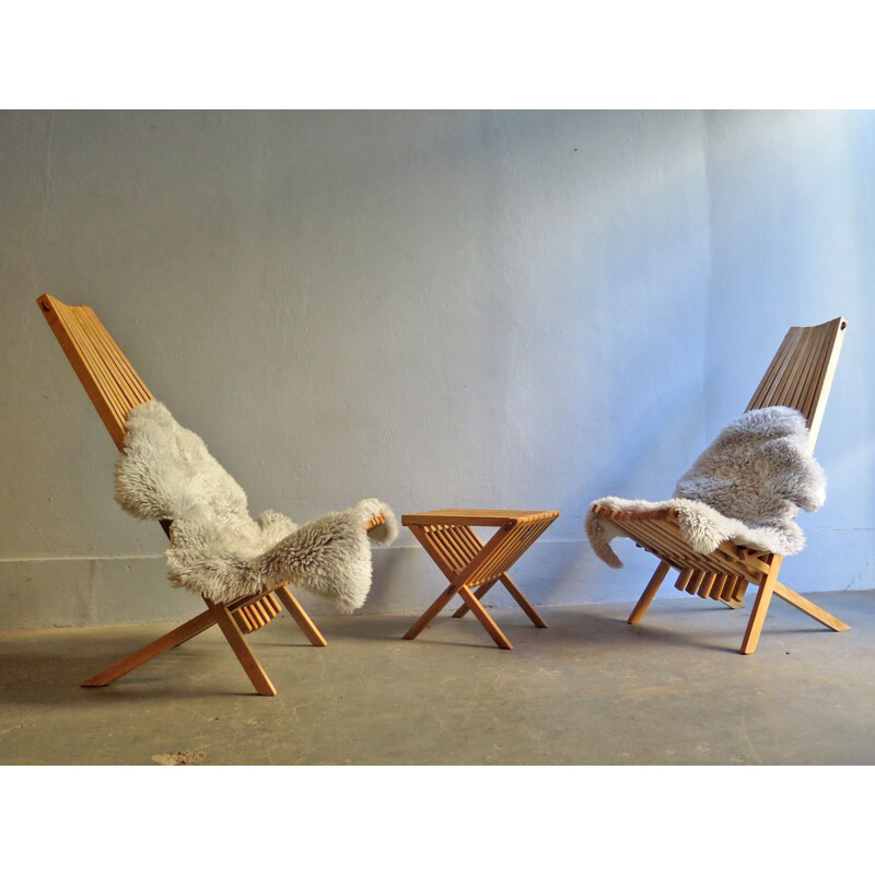Ensemble de deux fauteuils vintages danois et guéridon