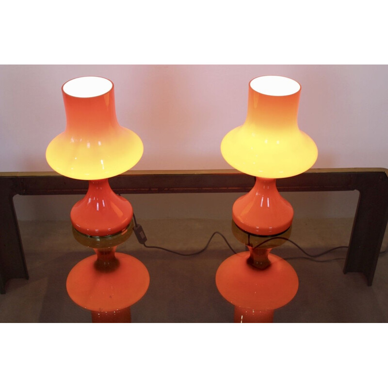 Paire de lampes de table vintages oranges en verre opalin par Štepán Tabery