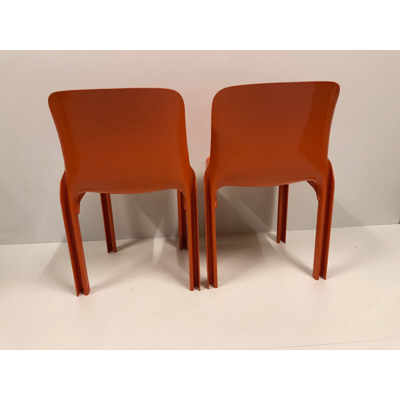 Suite de 2 chaises vintage oranges "Selene" par Vico Magistretti pour Artemide