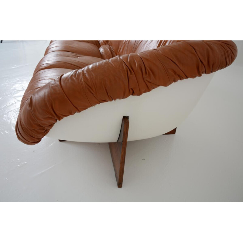 Vintage Brazilian sofa in leather by Percival Lafer