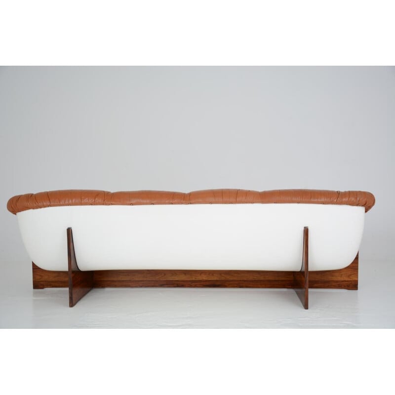 Vintage Brazilian sofa in leather by Percival Lafer