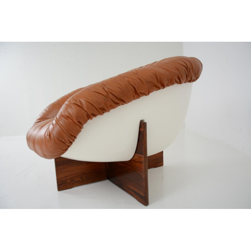 Vintage Brazilian armchair in leather by Percival Lafer