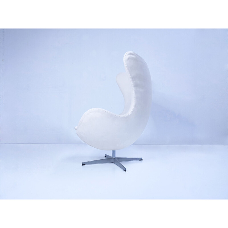 Vintage "Egg" chair  by Arne Jacobsen for Fritz Hansen