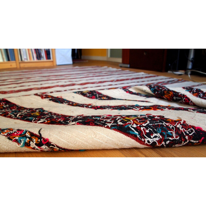 Vintage Moroccan kilim rug