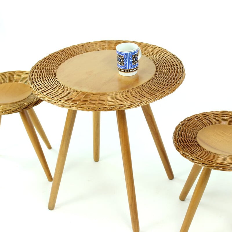 Vintage wicker coffee table with 2 stools for ÚĽUV