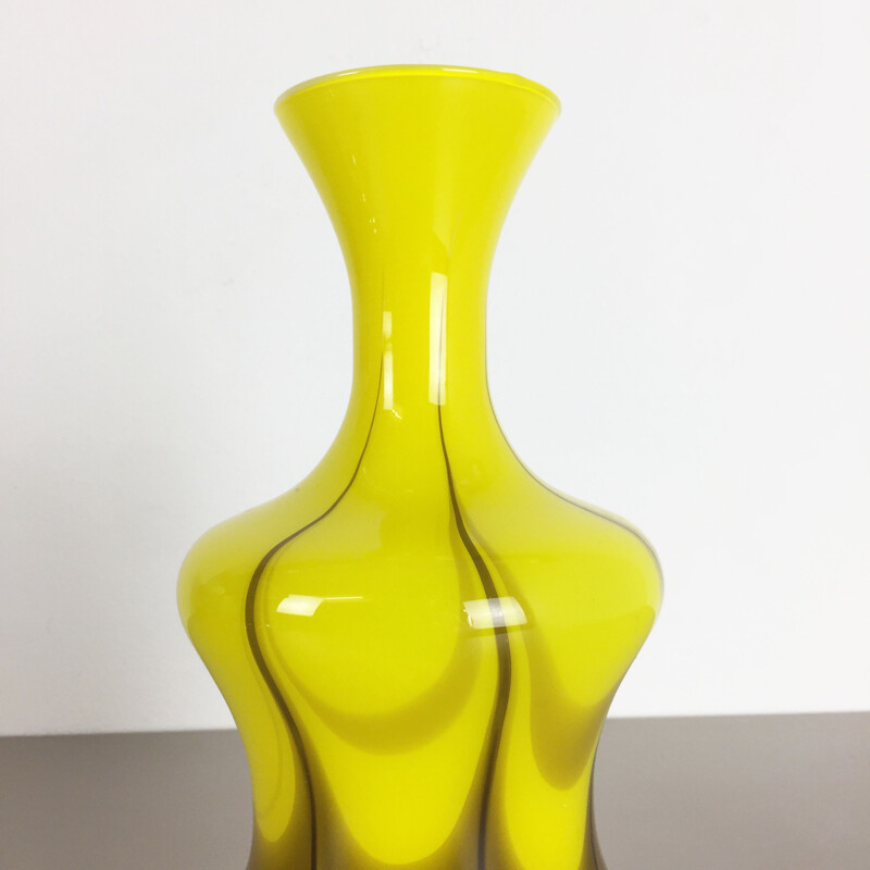 Vaso italiano giallo vintage di Opaline Firenze