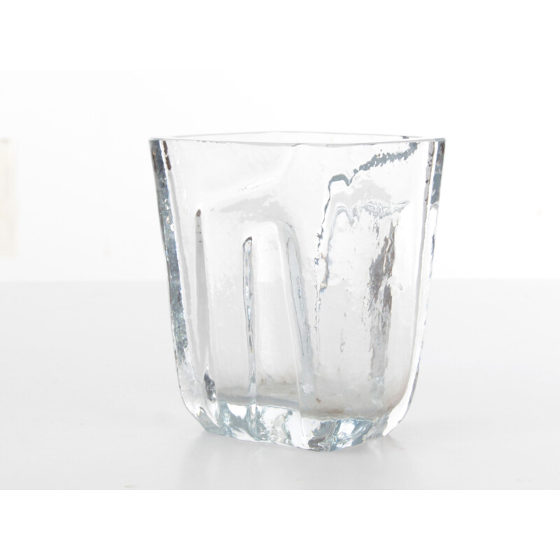 Pequeno vaso de vidro escandinavo