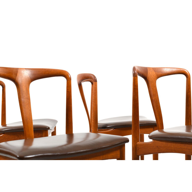 Ensemble de salle à manger de 4 chaises modèle "Juliane" par Johannes Andersen