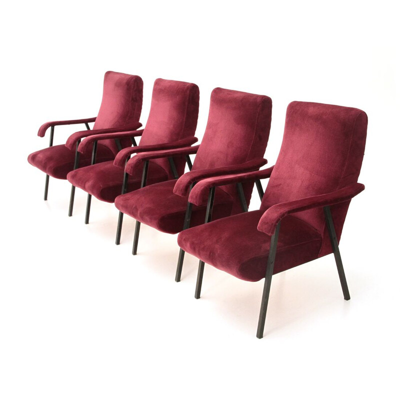 Suite de 4 fauteuils vintage italiens en velours rouge