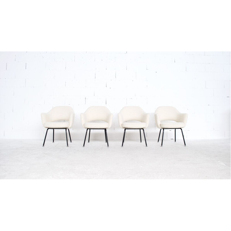 Set of 4 vintage armchairs "Executive" by Eero Saarinen for Knoll International