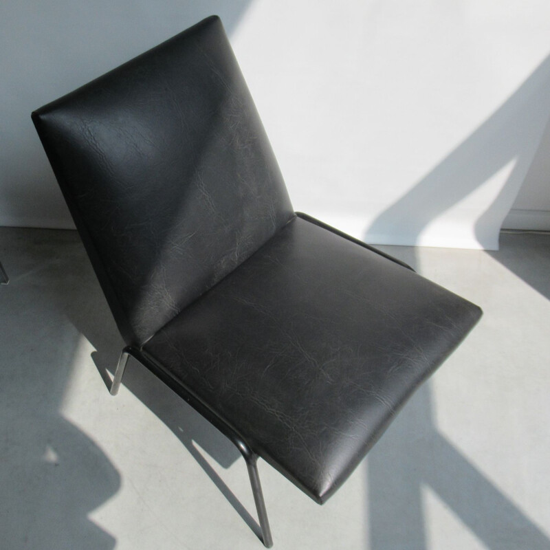 Pair of "Robert" chair by Pierre Guariche for Meurop