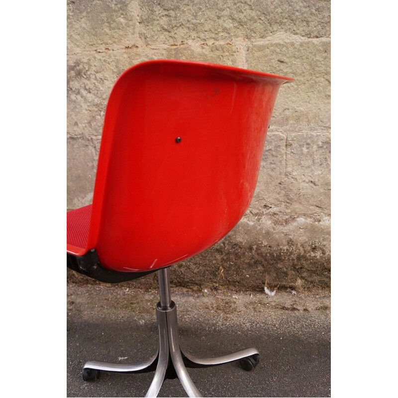 Chaise vintage en plastique rouge par Borsani