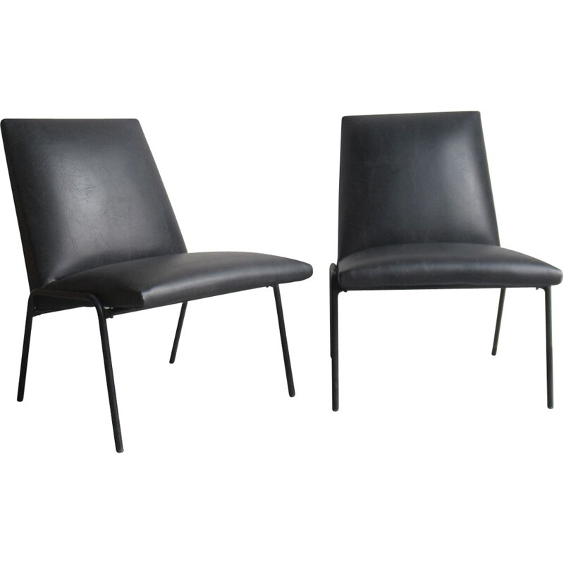 Pair of "Robert" chair by Pierre Guariche for Meurop