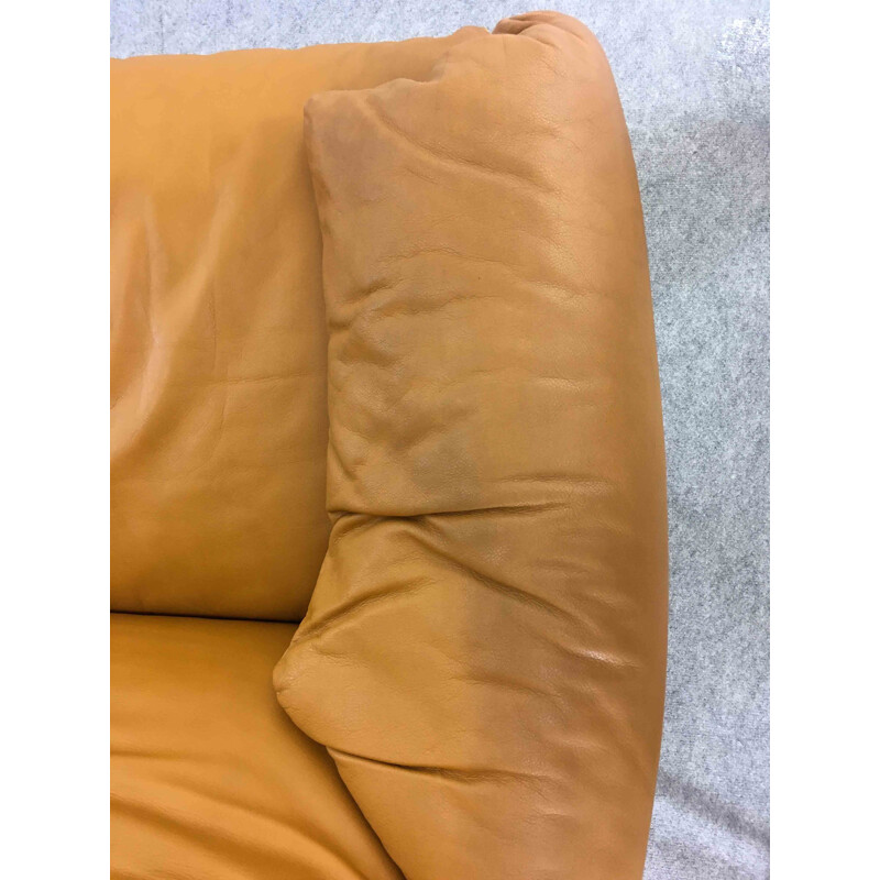 Vintage 3-seater sofa Maralunga in cognac leather by Vico Magistretti for Cassina