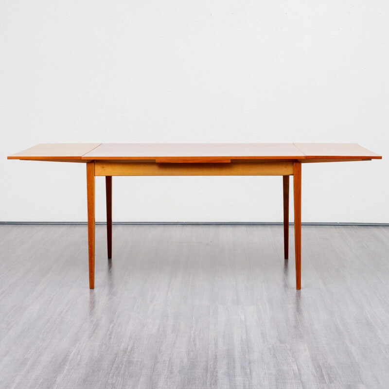 Vintage extendable dining table in walnut