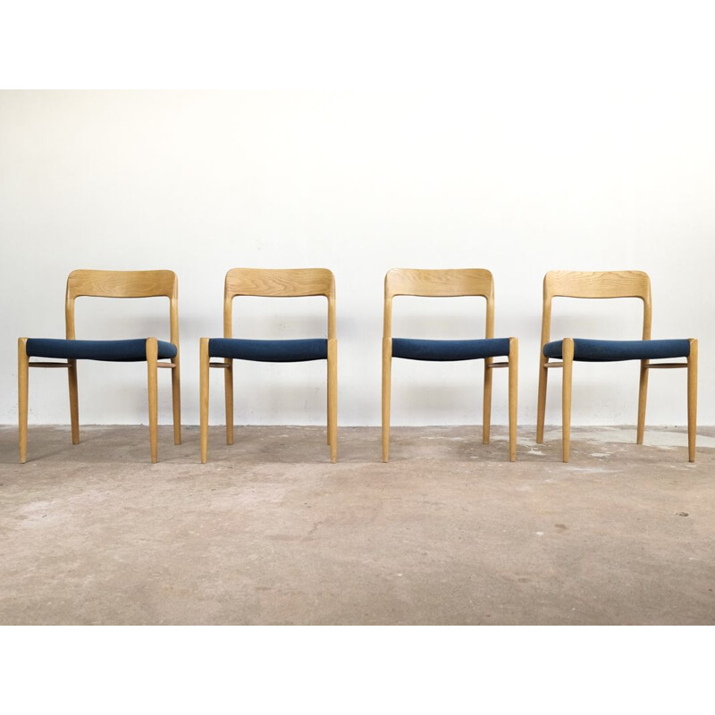 Set of 4 vintage Scandinavian chairs in oak by Møller