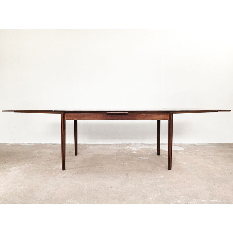 Vintage Danish extendable dining table in rosewood