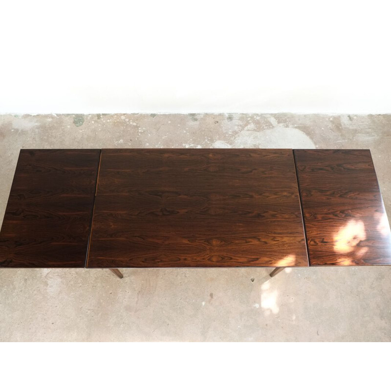 Vintage Danish extendable dining table in rosewood