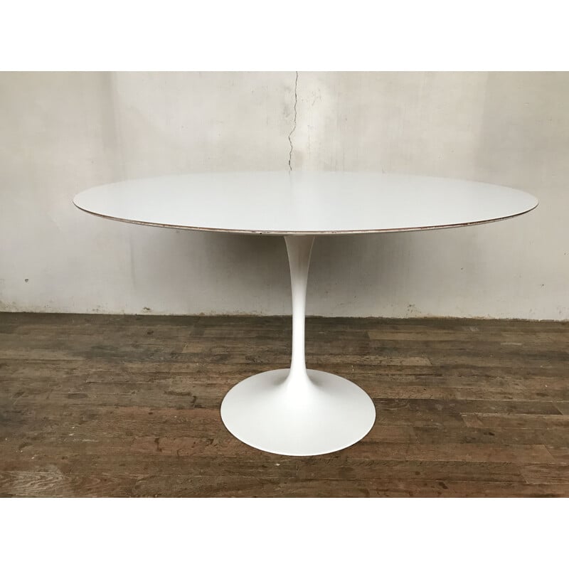 Table knoll par Eero Saarinen stratifié blanc avec pied tulipe 