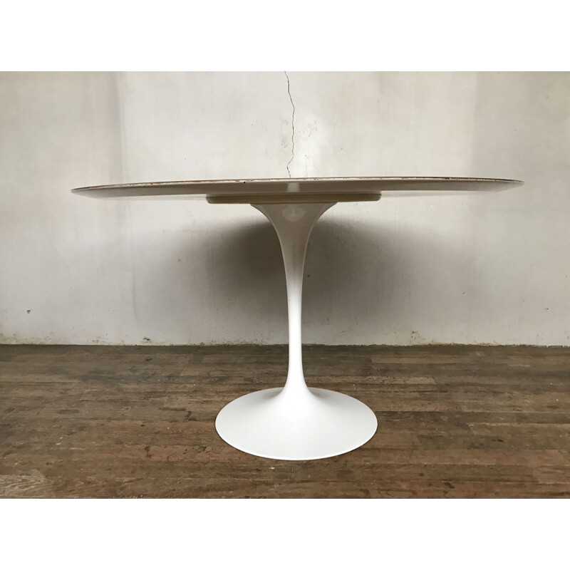 Table knoll par Eero Saarinen stratifié blanc avec pied tulipe 