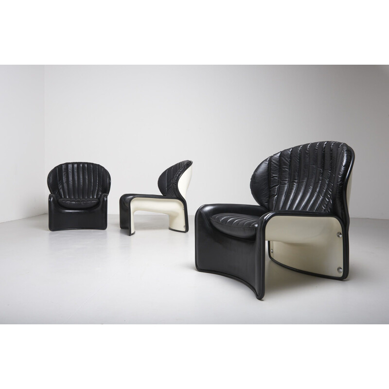 Suite de 3 fauteuils "Lotus" par Andre Vandenbeuck