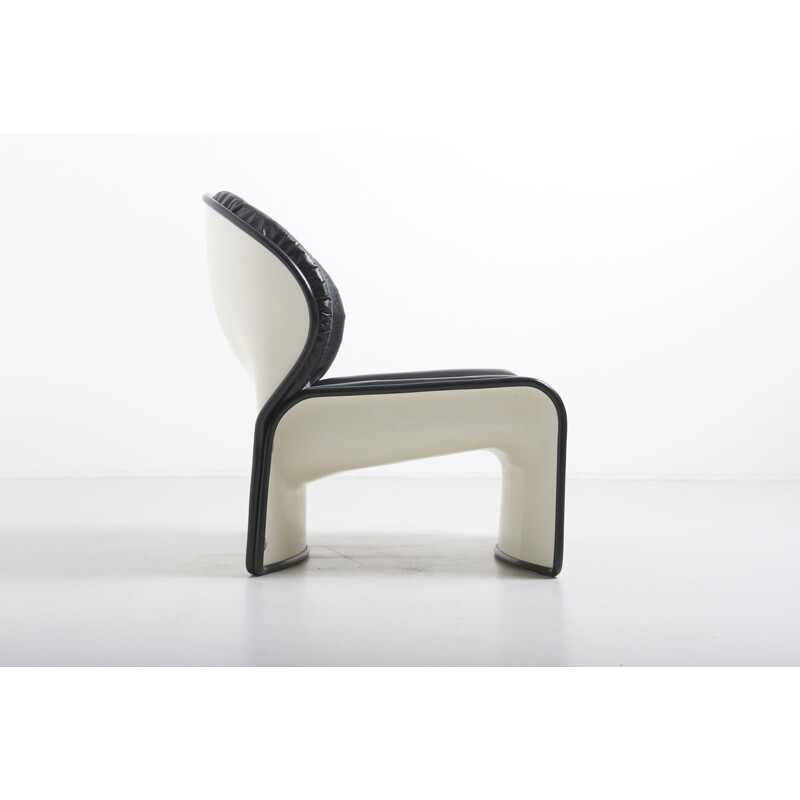 Suite de 3 fauteuils "Lotus" par Andre Vandenbeuck