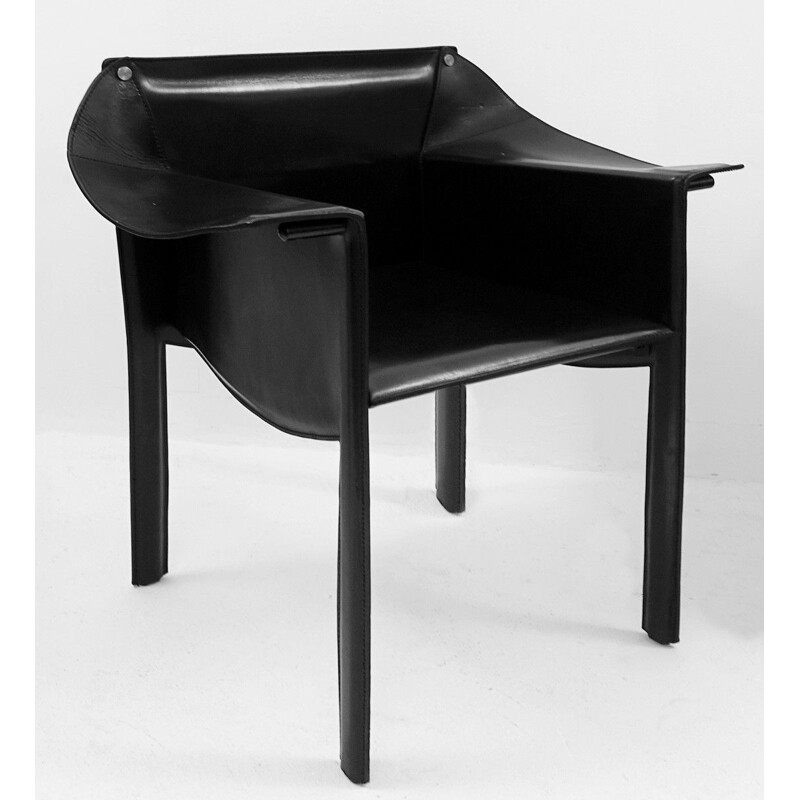 Suite de 4 fauteuils vintage en cuir noir par Enrico Pellizzoni