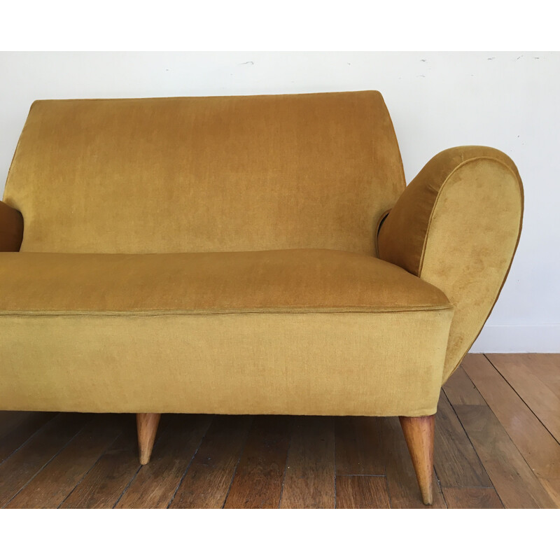 Vintage italian sofa in yellow velvet