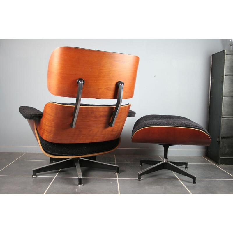 Lounge chair vintage en cerisier, recouvert de tissu noir, Eames pour Herman Miller