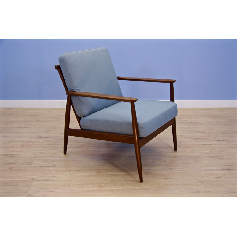 Danish lounge chair in teak