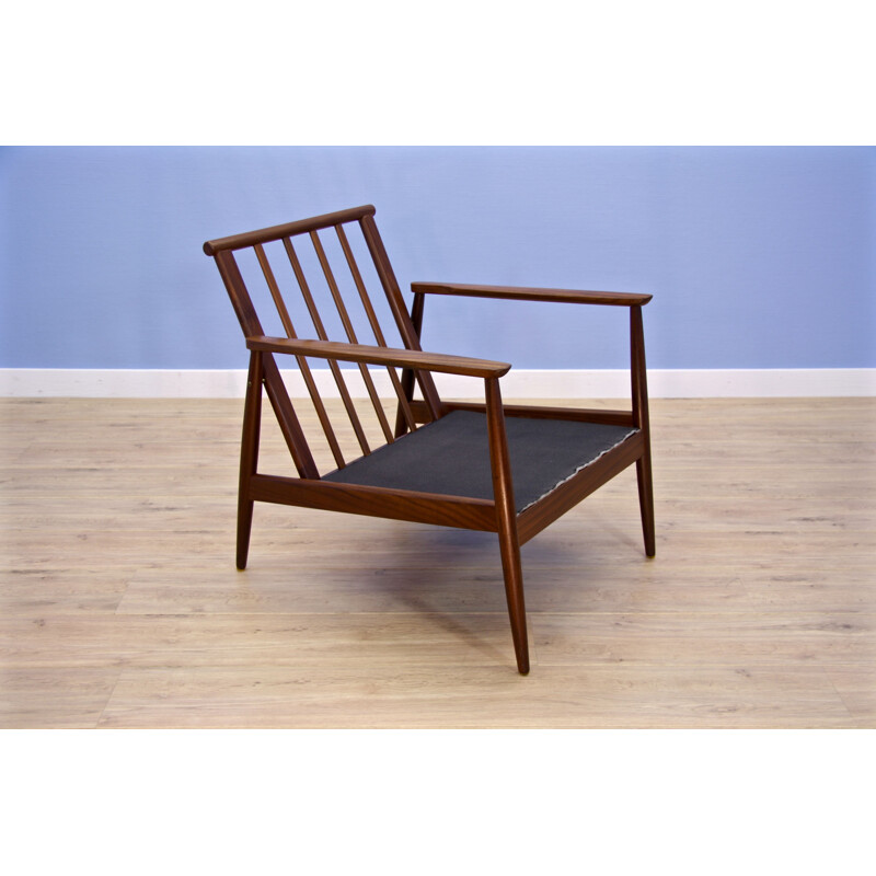 Danish lounge chair in teak