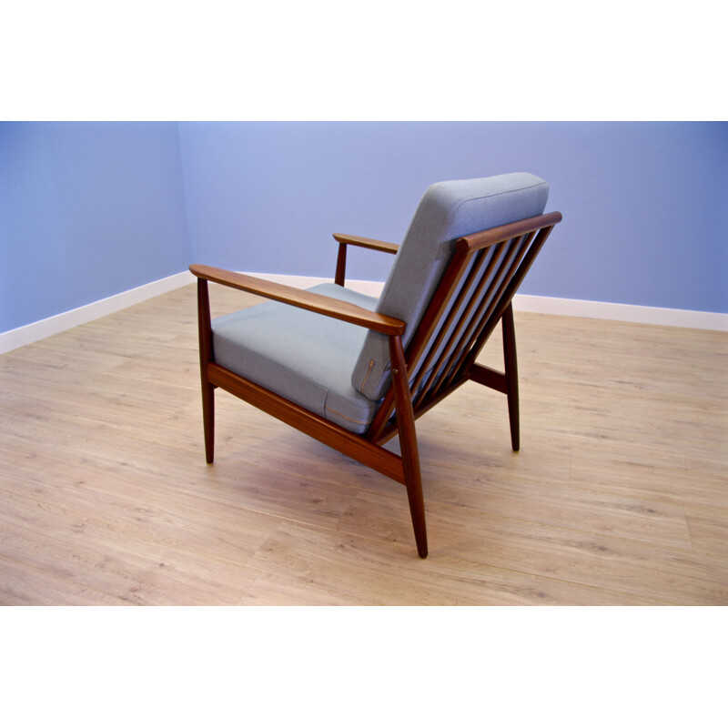 Danish lounge chair in teak