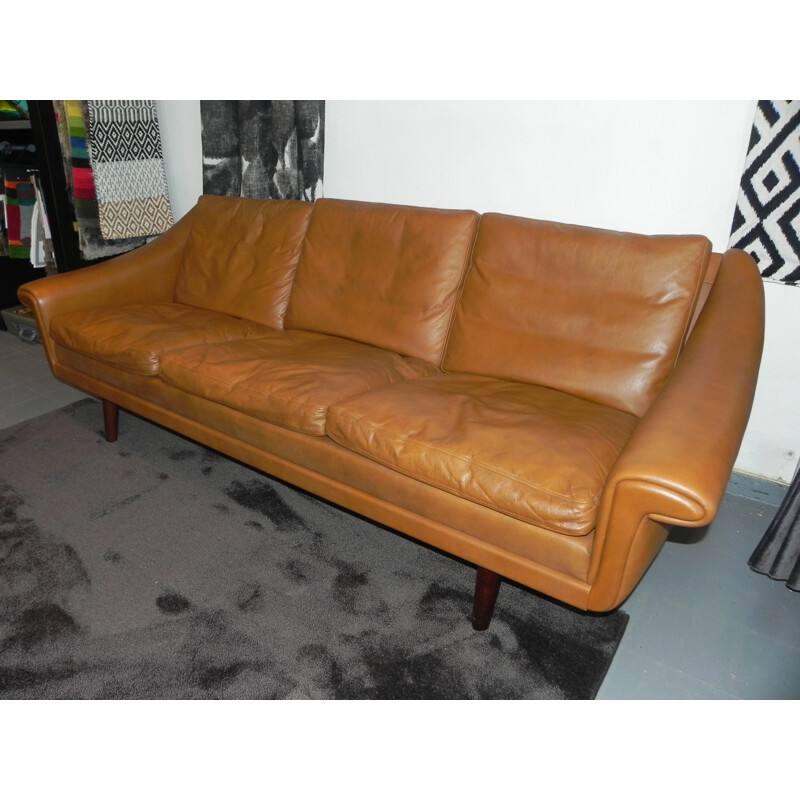 Scandinavian sofa in soft Havana leather - 1970s