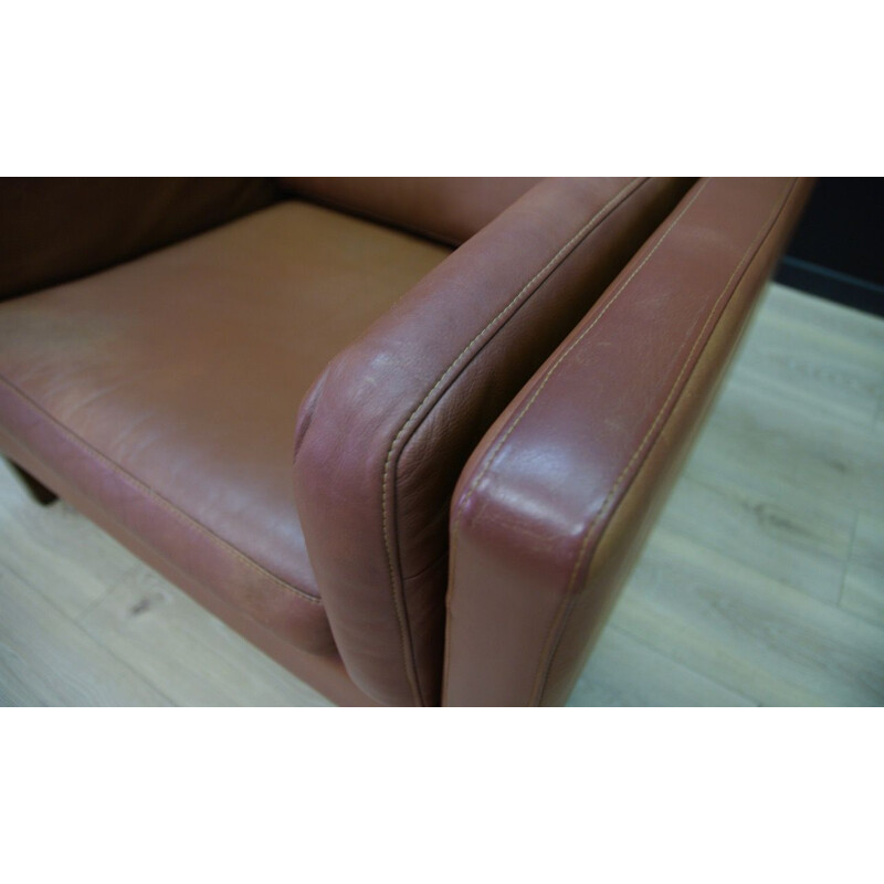 Vintage scandinavian armchair in leather 