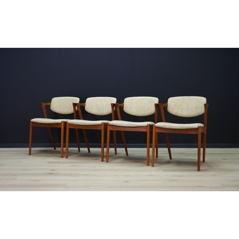 Suite de 4 chaises scandinaves beiges vintages par Kai Krisiansen