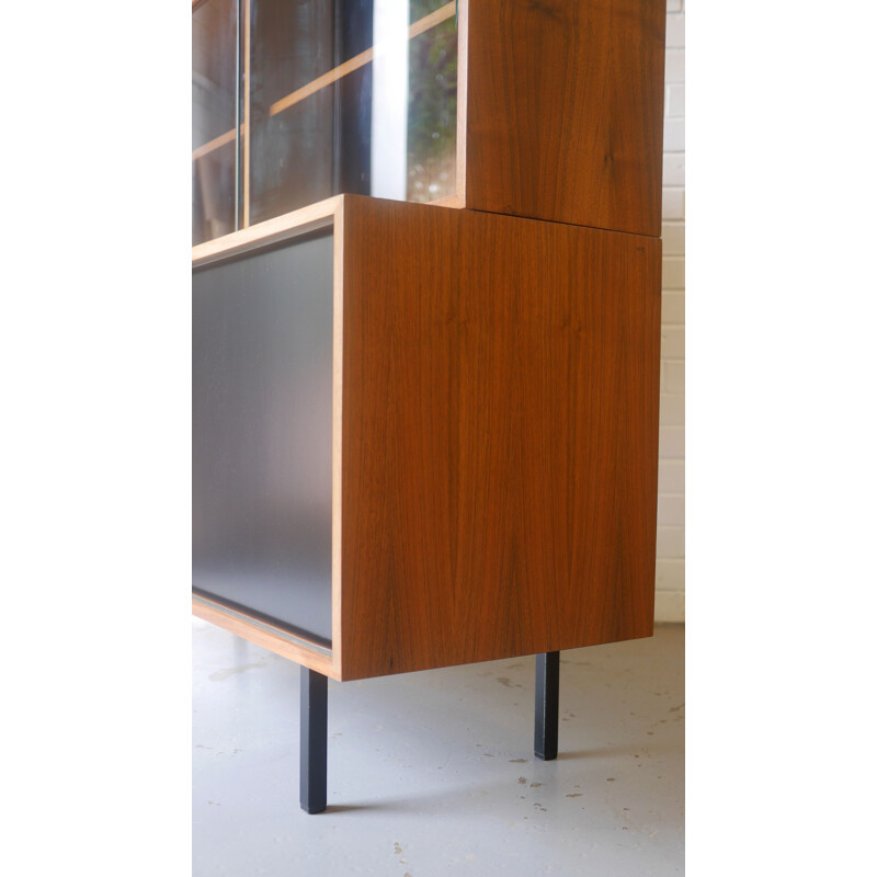 Buffet/Enfilade en noyer par Robin Day pour Hille