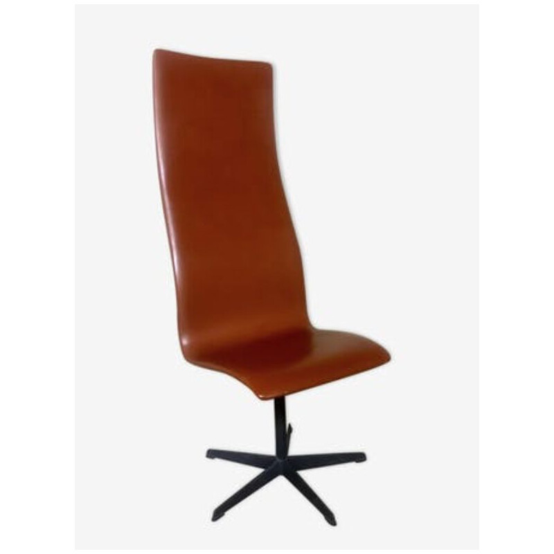 Vintage Oxford chair in leather by Arne Jacobsen 