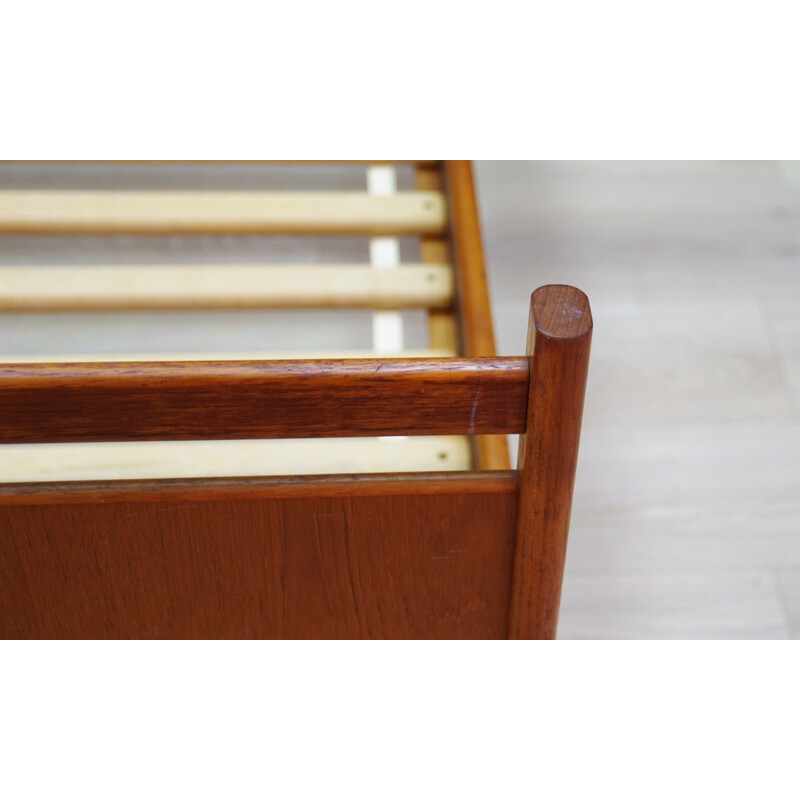 Vintage danish bed in teak