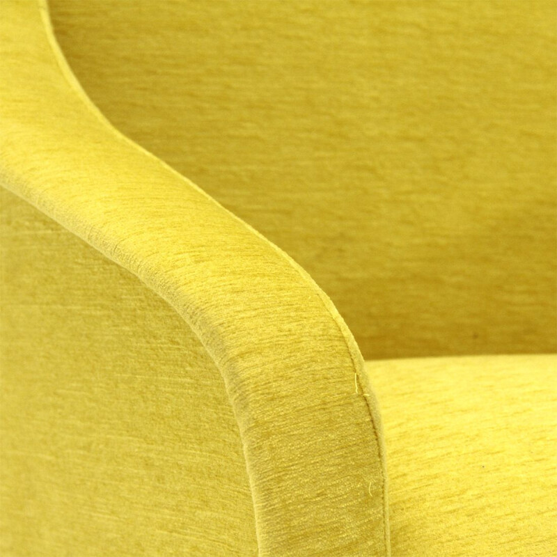 Fauteuil vintage de velours jaune italien 